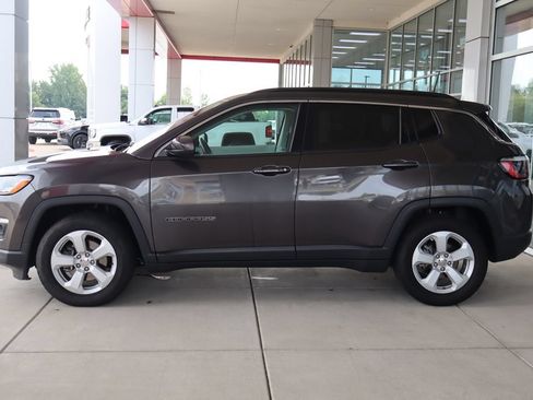 Used 2021 Jeep Compass Latitude w/ Convenience Group FWD image 4