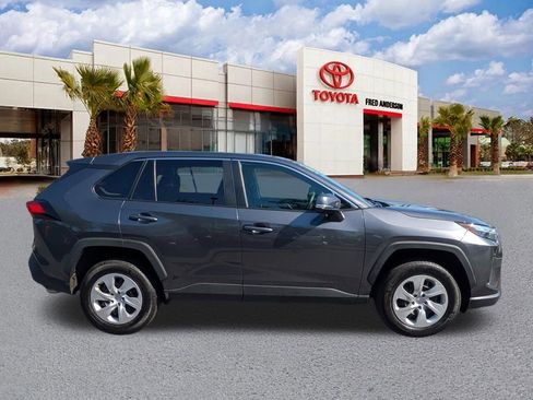 Used 2024 Toyota RAV4 LE image 4