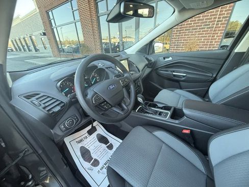 Used 2018 Ford Escape SE w/ Ford Safe & Smart Package image 19