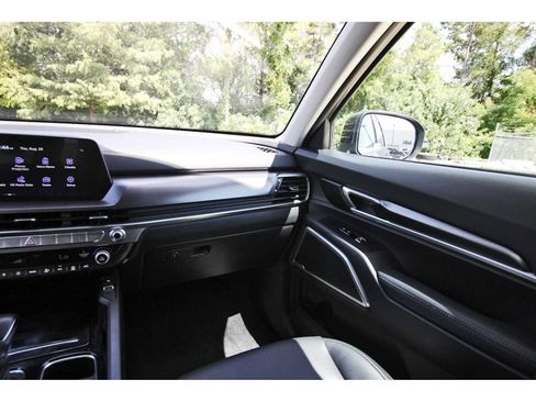 Used 2025 Kia Telluride S FWD image 8