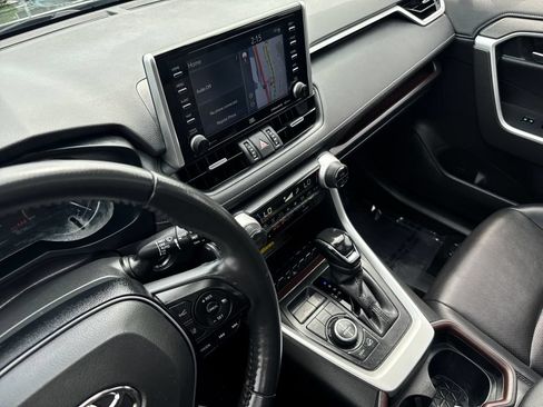 Used 2020 Toyota RAV4 Limited AWD/4WD image 23