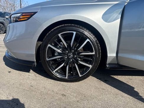 Used 2024 Honda Accord Touring image 27