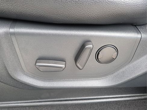 Used 2022 Ford F250 Lariat w/ Chrome Package image 15