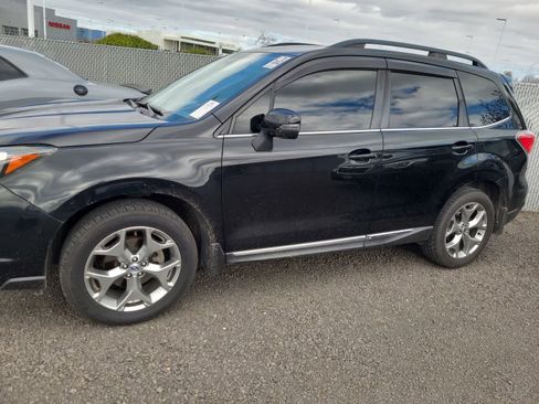 Used 2017 Subaru Forester 2.5i Touring image 2