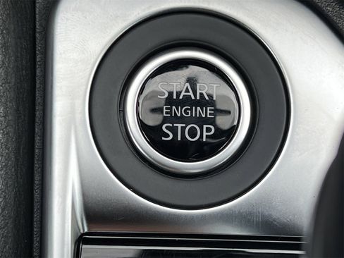 New 2025 Nissan Sentra SR w/ Midnight Edition image 5