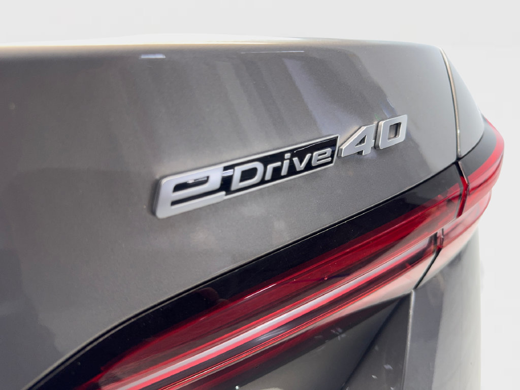 Used 2024 BMW i5 eDrive40i w/ M Sport Package RWD image 26