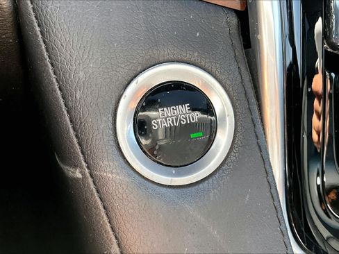 Used 2020 Cadillac Escalade Luxury RWD image 32