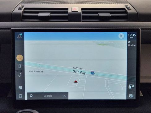 Used 2025 Land Rover Defender 110 S image 16