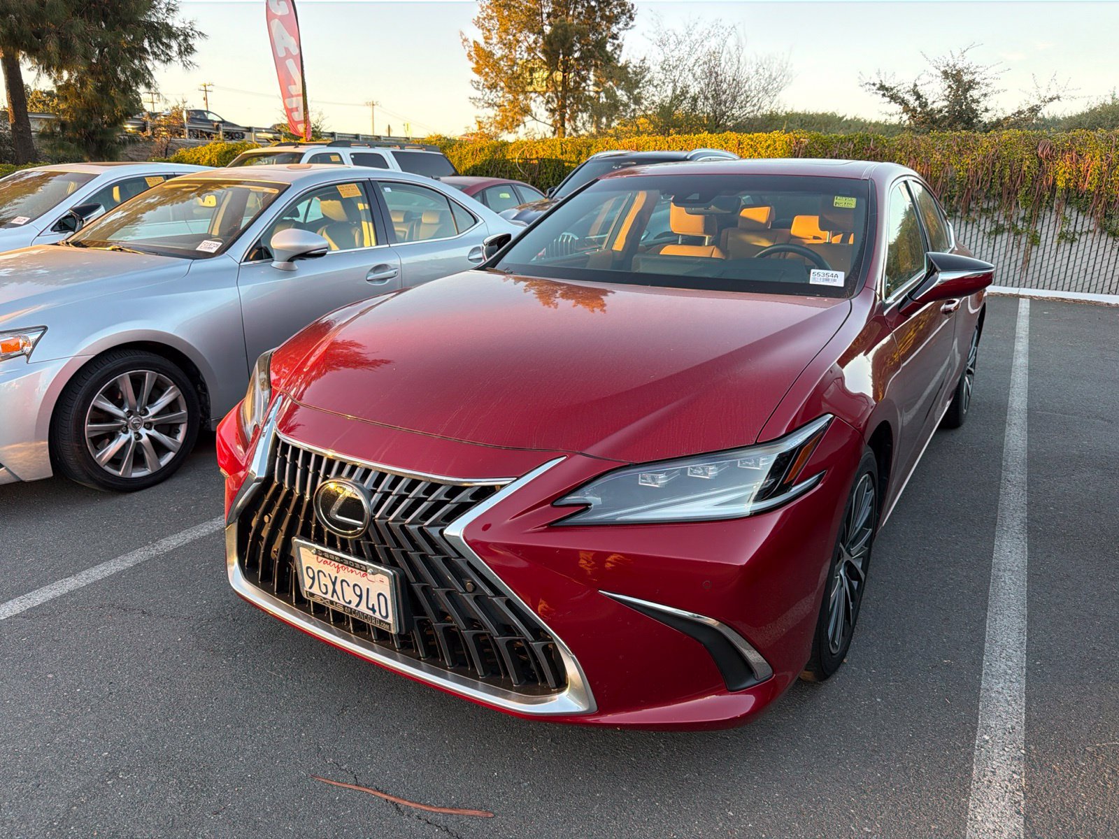 Used 2023 Lexus ES 300h w/ Premium Package FWD image 3