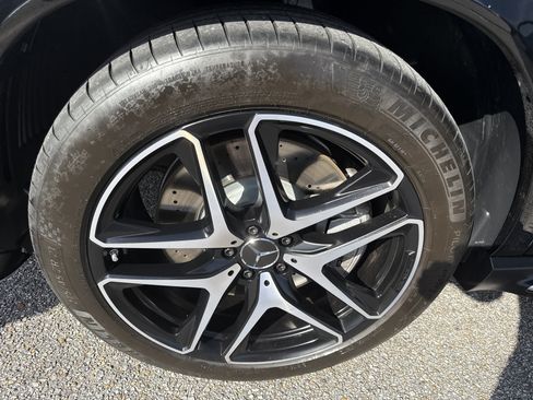 Used 2025 Mercedes-Benz GLE 53 AMG 4MATIC image 19