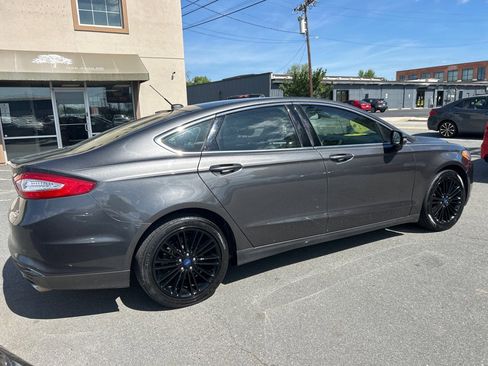 Used 2016 Ford Fusion SE w/ Equipment Group 202A image 5