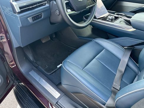 Certified 2025 Cadillac Escalade IQ Luxury 2 w/ LPO, Premium Carpet Package AWD/4WD image 23