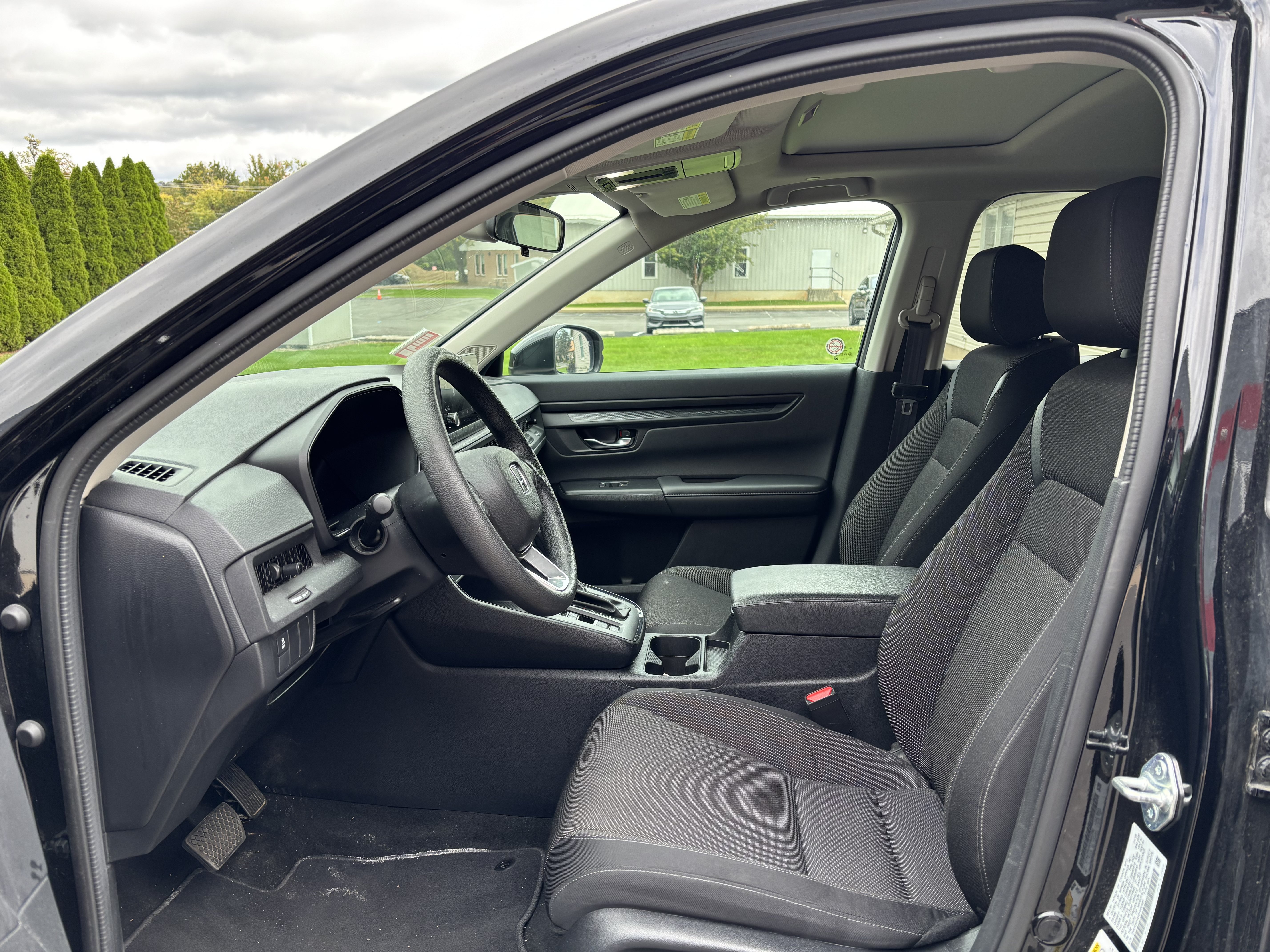 Used 2025 Honda CR-V EX image 12