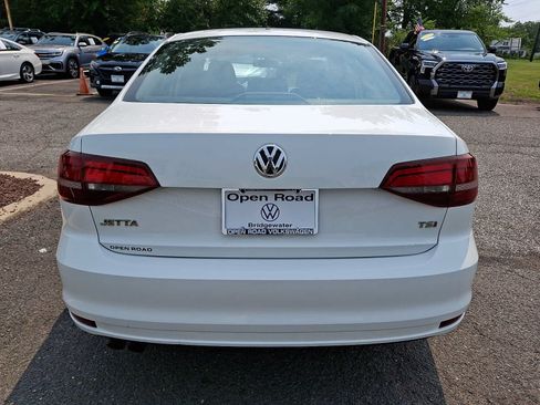 Used 2018 Volkswagen Jetta S w/ Cold Weather Package FWD image 5