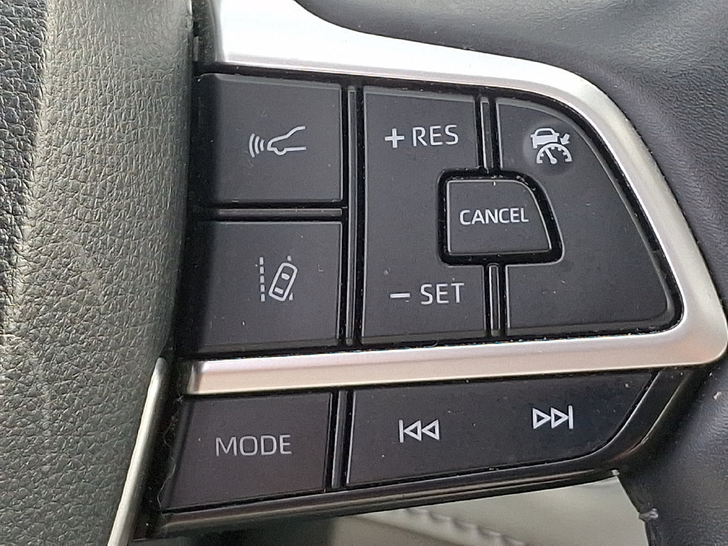 Certified 2022 Toyota Highlander Limited AWD/4WD image 23