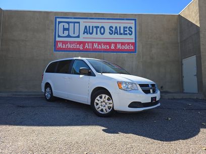 Used 2018 Dodge Grand Caravan SE w/ UConnect Hands-Free Group