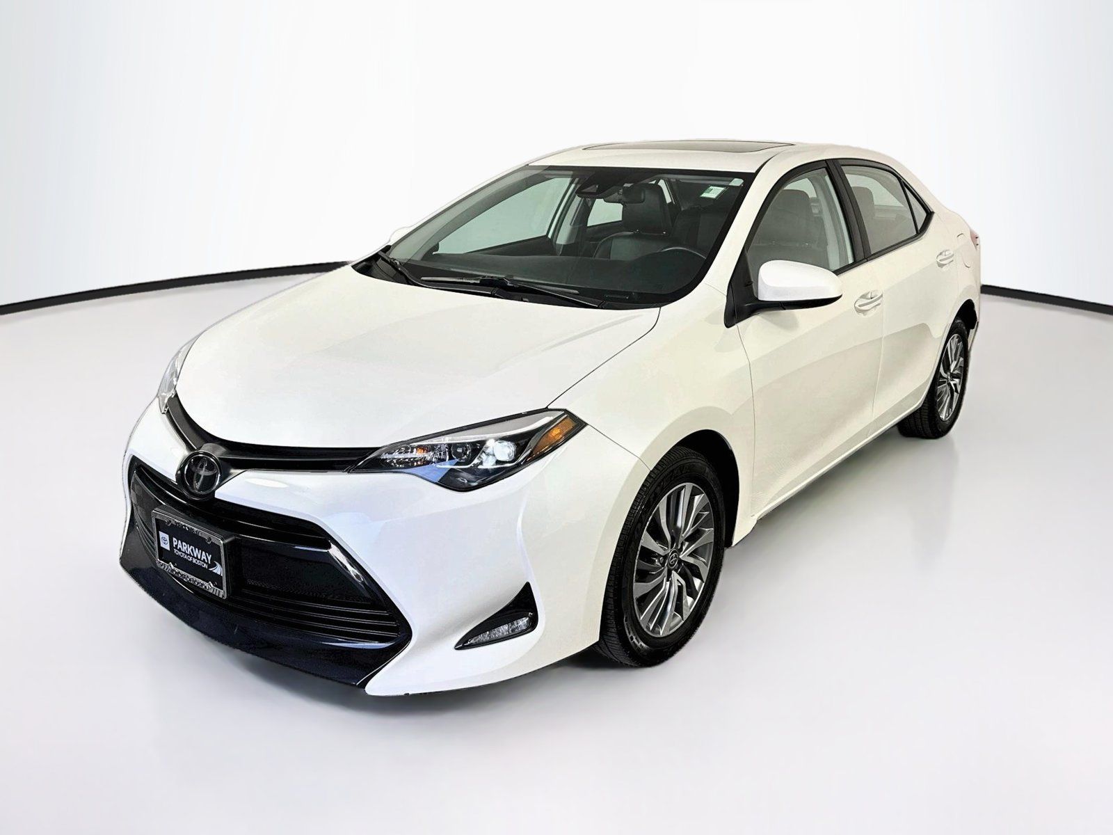 Used 2019 Toyota Corolla XLE w/ Carpet Mat Package (TMS) FWD image 3