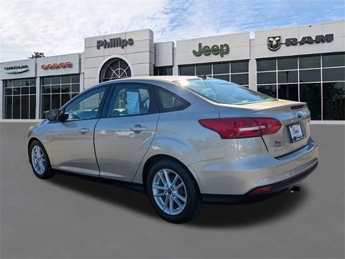 Used 2017 Ford Focus SE image 5