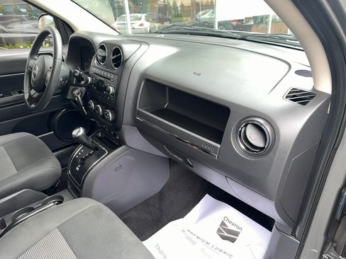 Used 2012 Jeep Compass Latitude AWD/4WD image 16