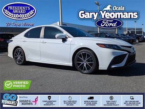 Used 2021 Toyota Camry SE image 1
