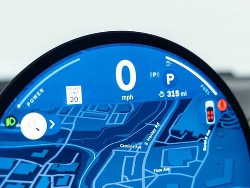 Certified 2025 MINI Cooper 2-Door Hardtop image 3