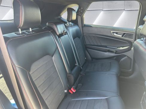 Certified 2023 Ford Edge ST-Line image 16
