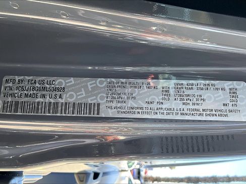 Used 2021 Jeep Gladiator Rubicon AWD/4WD image 36