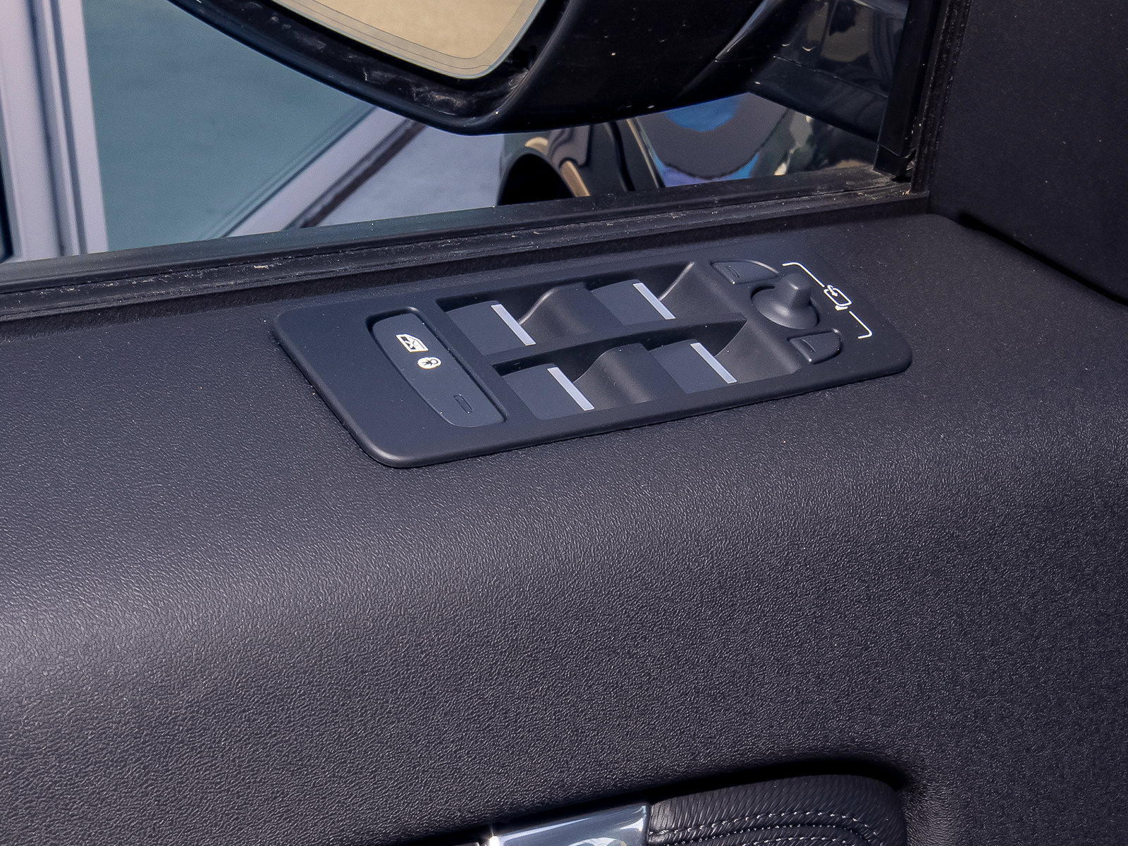 New 2026 Land Rover Discovery Sport Landmark AWD/4WD image 34