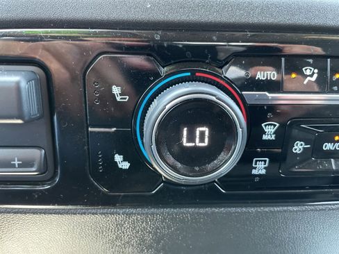 Used 2023 Chevrolet Silverado 1500 LT image 10