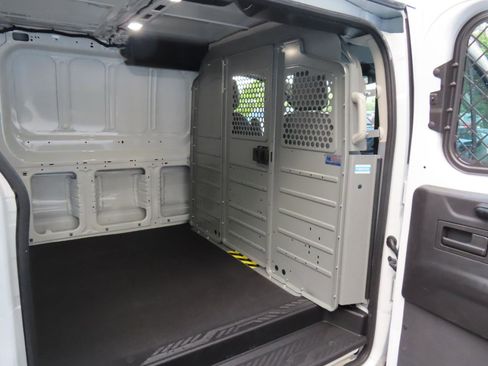 Used 2018 Ford Transit 250 130 Low Roof RWD image 18