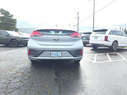 Used 2020 Hyundai Ioniq SE image 6