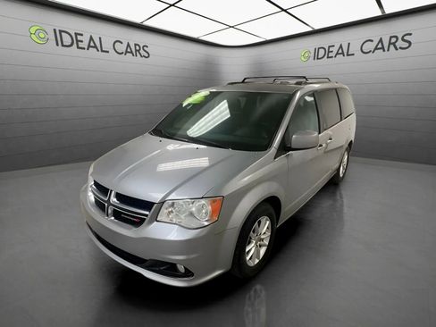 Used 2020 Dodge Grand Caravan SXT FWD image 1