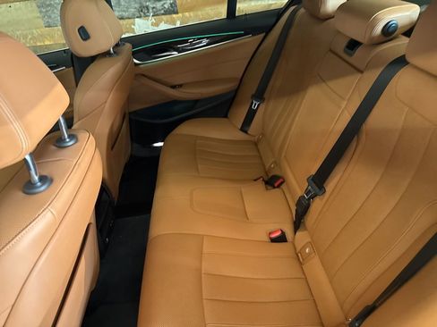 Used 2022 BMW 530i xDrive w/ Convenience Package image 12