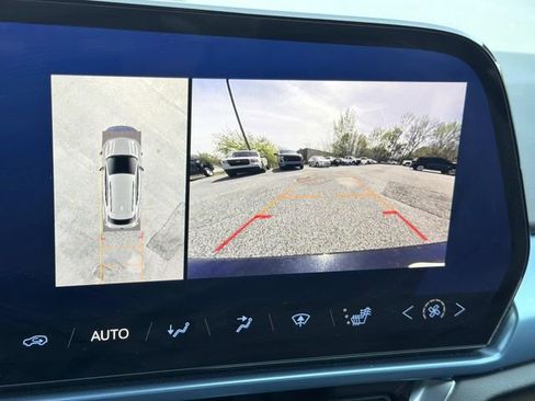 Used 2025 Chevrolet Equinox EV LT w/ Convenience Package image 32