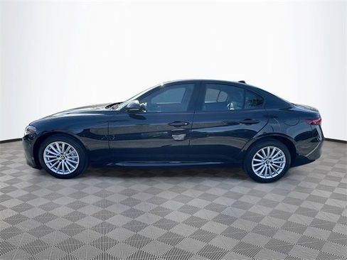 Used 2023 Alfa Romeo Giulia Sprint image 4