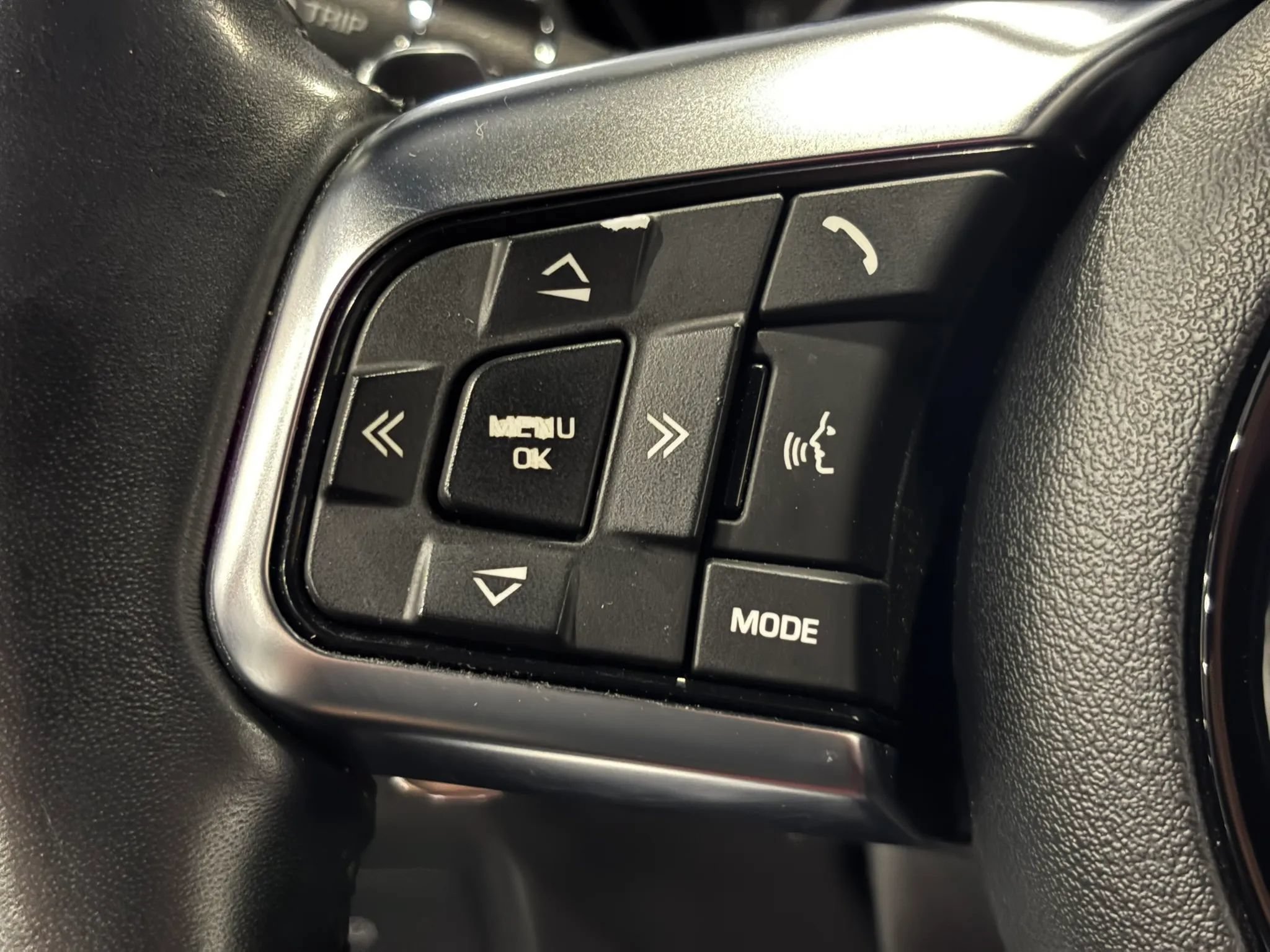 Used 2020 Jaguar F-TYPE Convertible RWD image 18