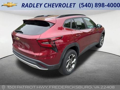 Certified 2025 Chevrolet Trax LT w/ LT Convenience Package FWD image 6