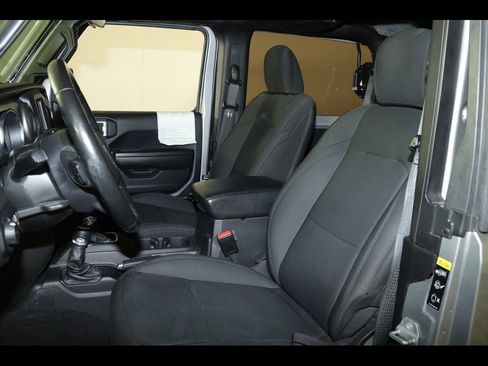 Used 2021 Jeep Wrangler Sport S image 18