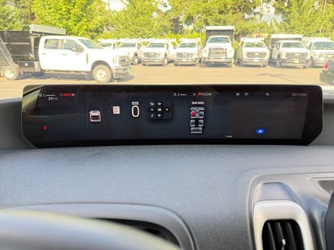 Used 2025 Ford Expedition Active AWD/4WD image 14