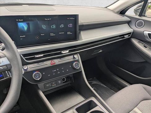 Used 2025 Hyundai Sonata SEL FWD image 10