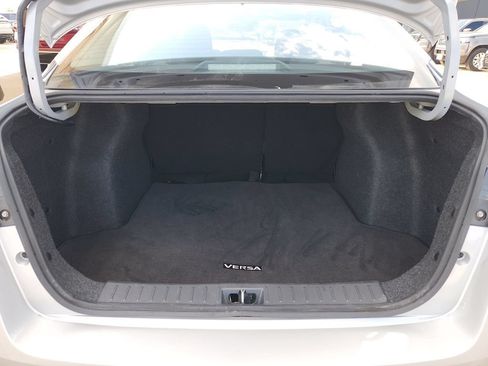 Used 2025 Nissan Versa SV FWD image 14