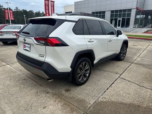 Used 2022 Toyota RAV4 Limited AWD/4WD image 7