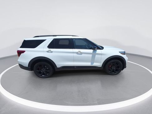 Used 2022 Ford Explorer ST w/ Equipment Group 401A AWD/4WD image 9
