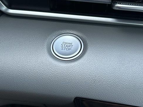 Used 2022 Hyundai Elantra SEL w/ Cargo Package image 33