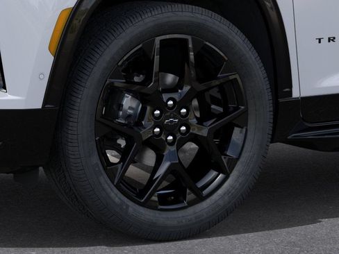 New 2026 Chevrolet Traverse RS w/ LPO, Floor Liner Package AWD/4WD image 9