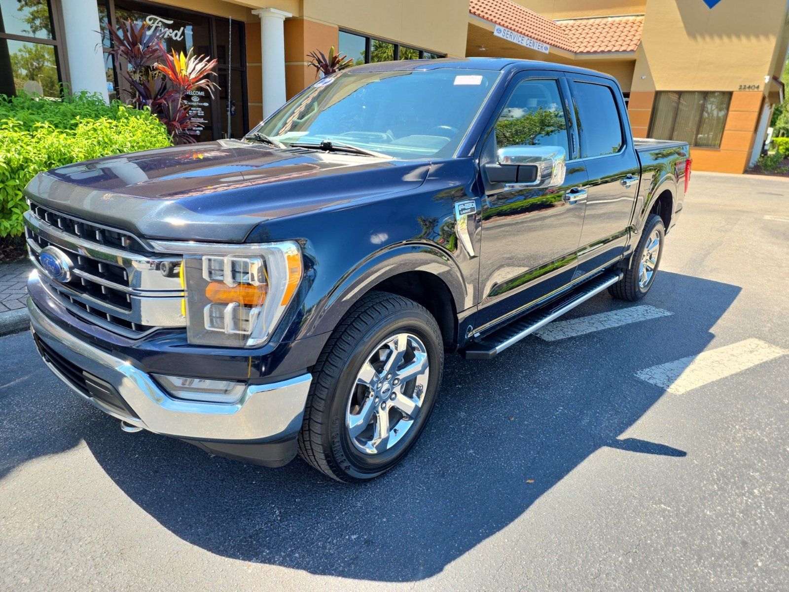 Used 2022 Ford F150 Lariat AWD/4WD image 2