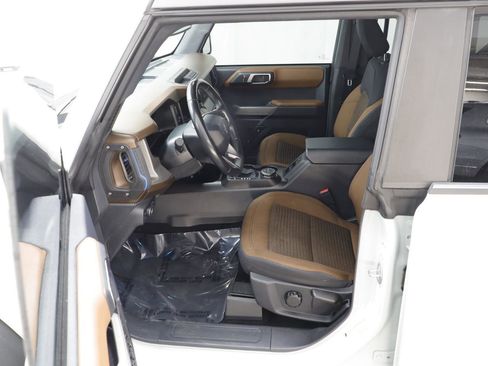 Used 2021 Ford Bronco Outer Banks image 6