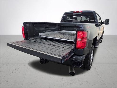 Used 2018 Chevrolet Silverado 2500 High Country w/ Duramax Plus Package AWD/4WD image 12