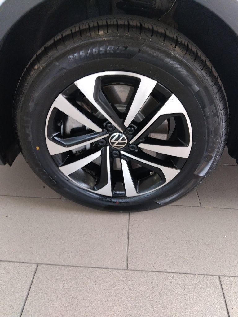 Certified 2024 Volkswagen Tiguan S FWD image 18