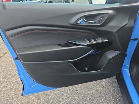 Used 2024 Chevrolet Trax RS w/ Sunroof Package FWD image 11